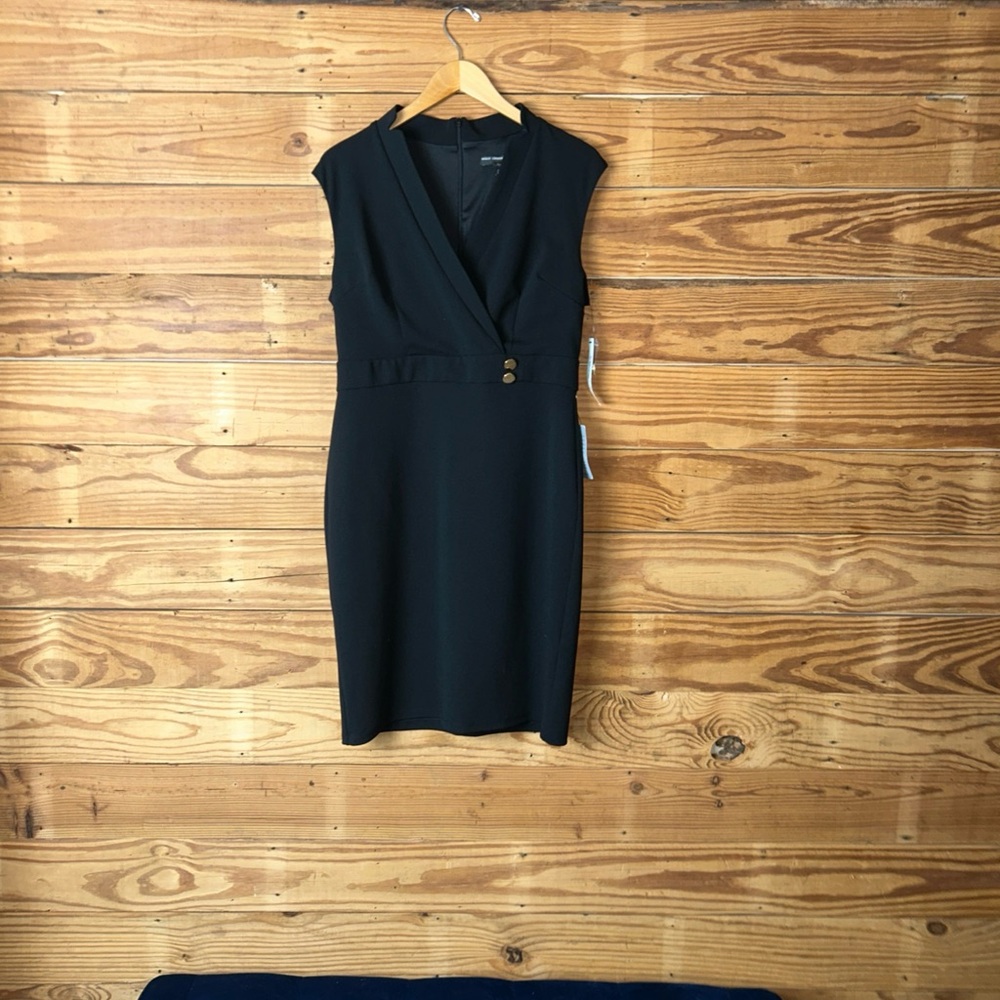 Maggy London Black Sleeveless Sheath Dress
